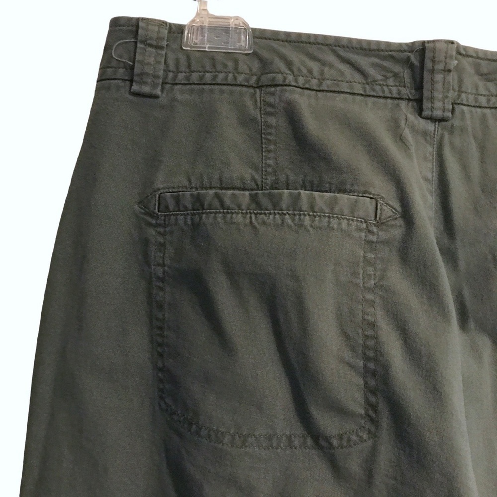 Dockers for Women Favorite Fit Cropped Cargo Pants Green - Picture 8 of 11
